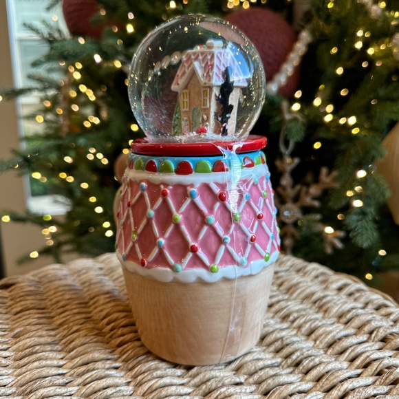 Gingerbread mug snow globe Christmas 2023 - Picture 7 of 11